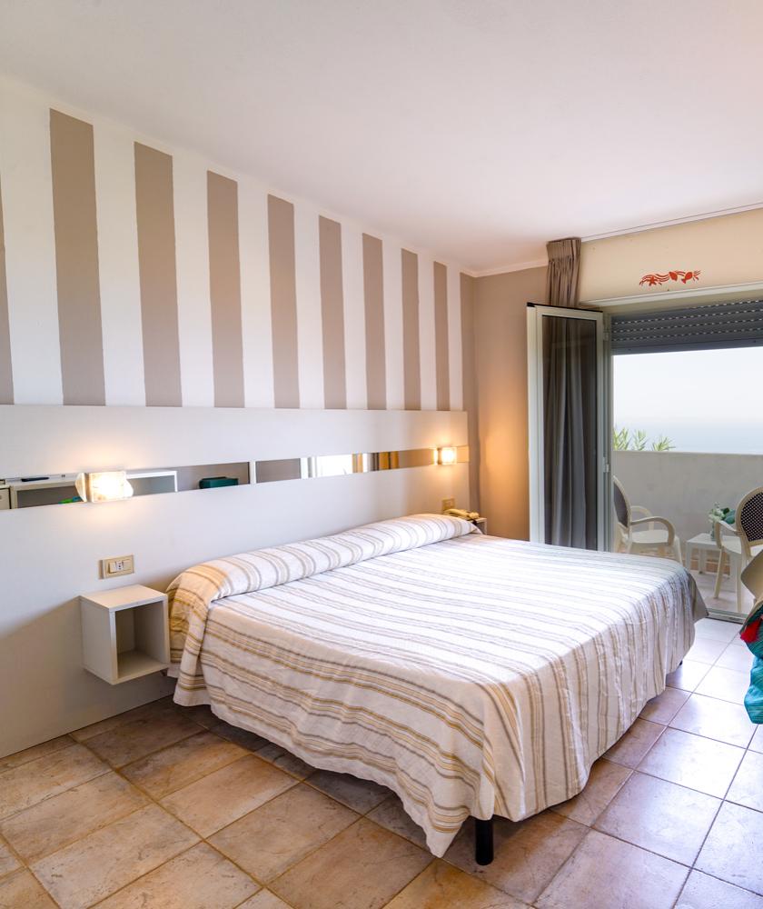 orizzonteblu en economy-room 009
